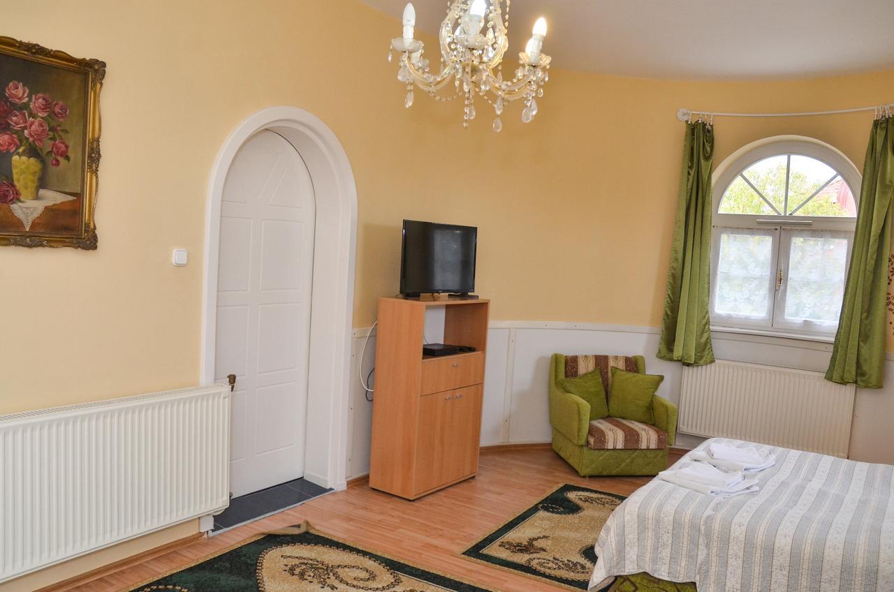 Kastely Panzio Hotell Hajdúszoboszló Exteriör bild