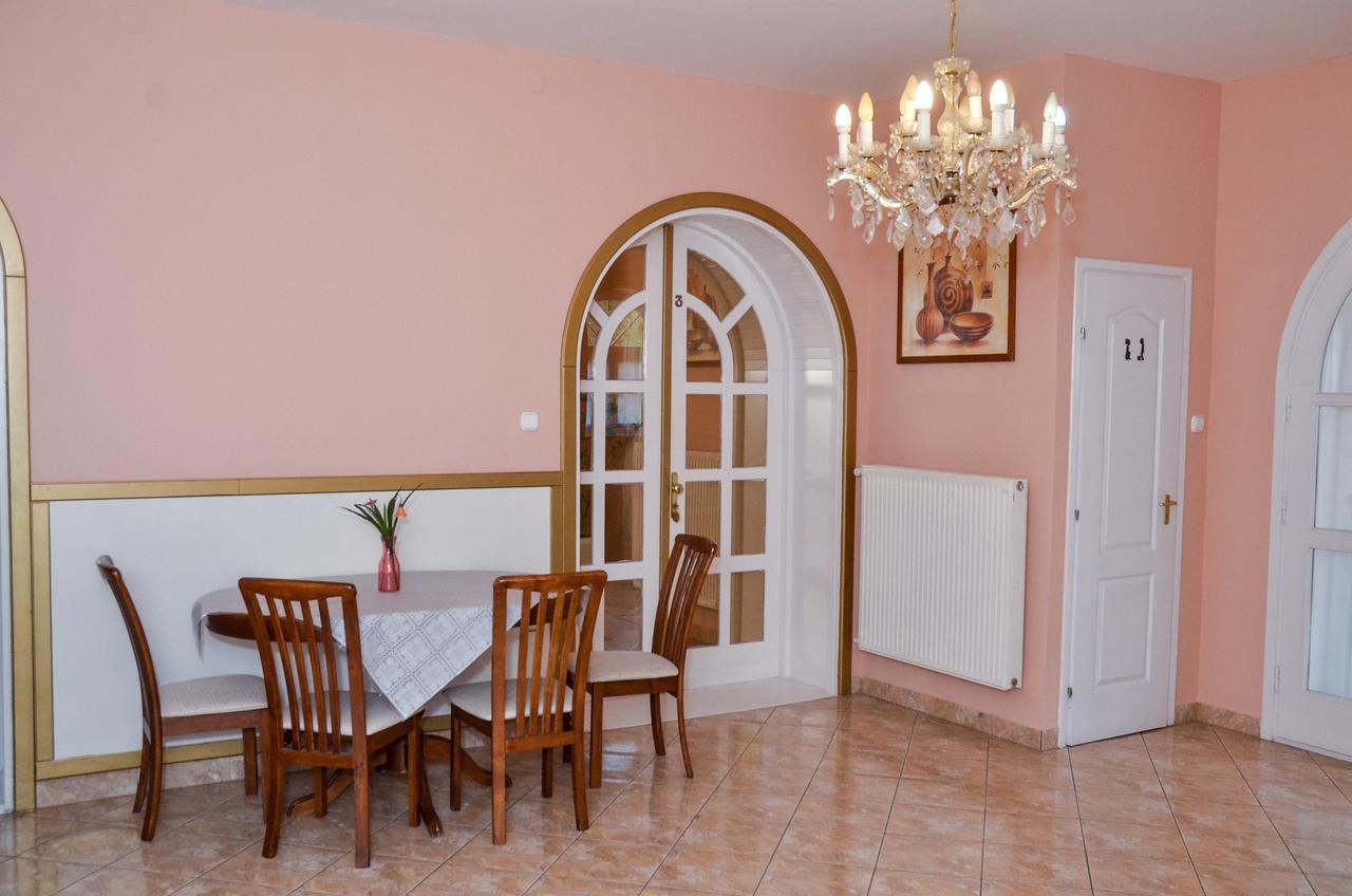 Kastely Panzio Hotell Hajdúszoboszló Exteriör bild